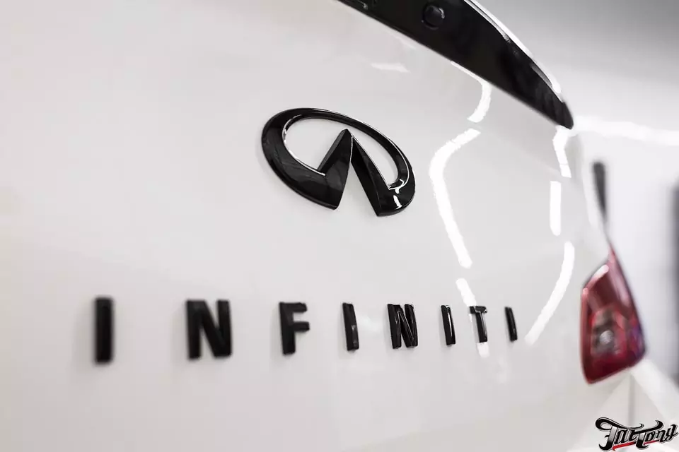 Infiniti G37. Антихром кузова и порошковый окрас дисков.